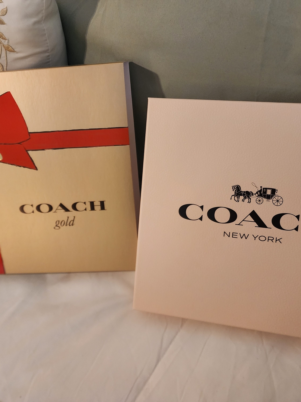 Coach Gold Gift Set - RARE - Limited Time Release - Picture 4 of 5
